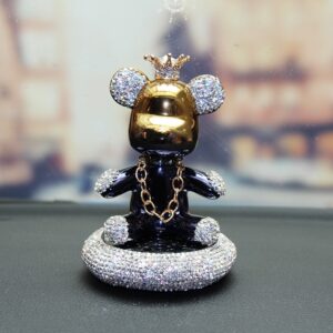 do-trang-tri-xe-oto-gau-kaws