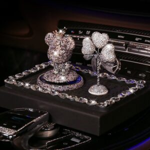 Gấu Bearbrick nạm đá kết hợp hoa xe hơi