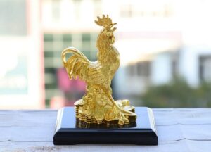 tuoi-quy-dau-nen-dat-gi-tren-ban-lam-viec