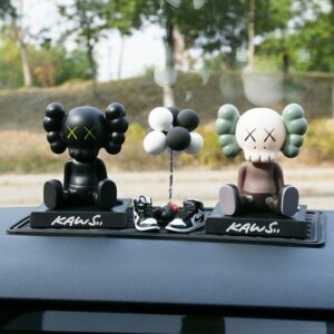 Gấu Kaws cute trang trí oto