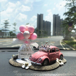 Mô hình xe hơi mini và nước hoa sáng tạo