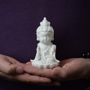 Tượng Quan Âm Bồ Tát để trên ot