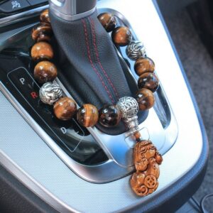 Vòng Tỳ Hưu phong thủy treo cần số oto ý nghĩa